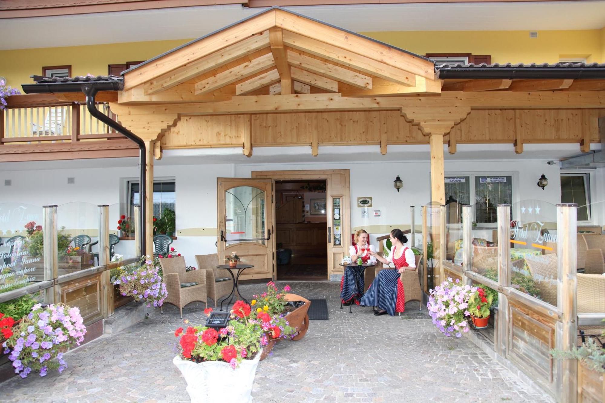 Hotel Zanon Ziano di Fiemme エクステリア 写真